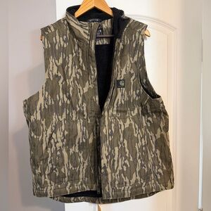 NWT - Men’s Rugged Flex Loose Fit Sherpa Lined Mock Neck Camo Vest - size Medium